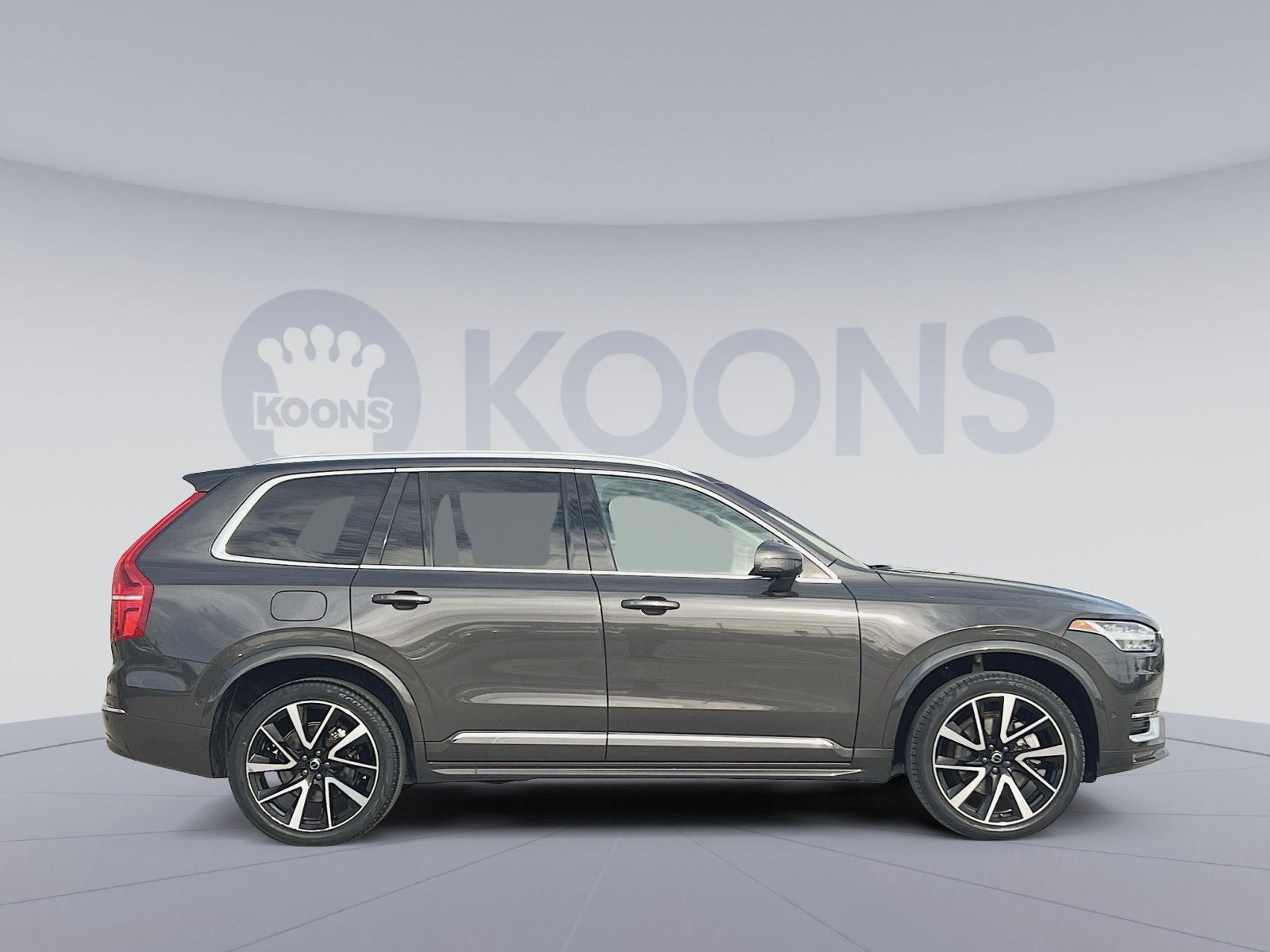 2023 Volvo XC90 B5 Plus