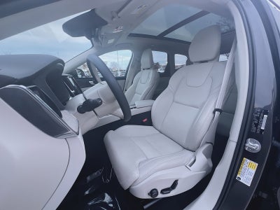 2023 Volvo XC60 B5 Ultimate Bright Theme