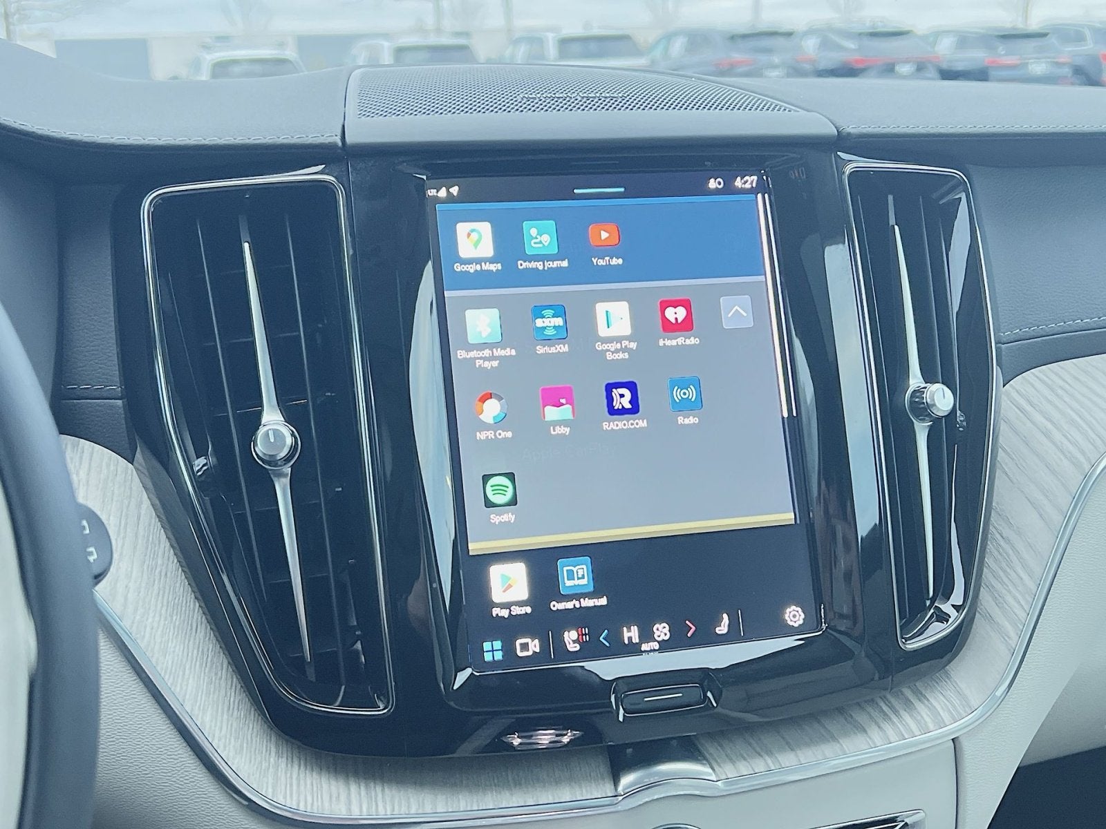 2023 Volvo XC60 B5 Ultimate Bright Theme