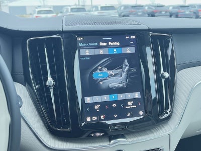 2023 Volvo XC60 B5 Ultimate Bright Theme
