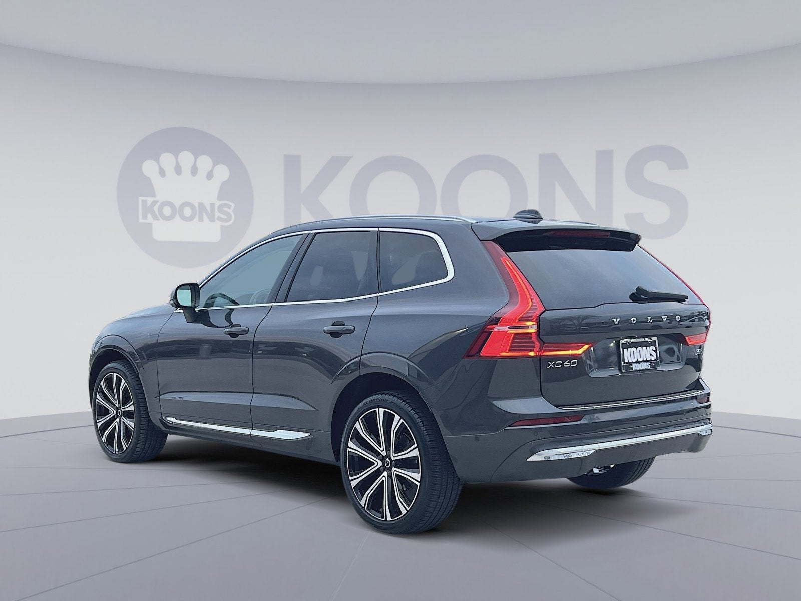 2023 Volvo XC60 B5 Ultimate Bright Theme
