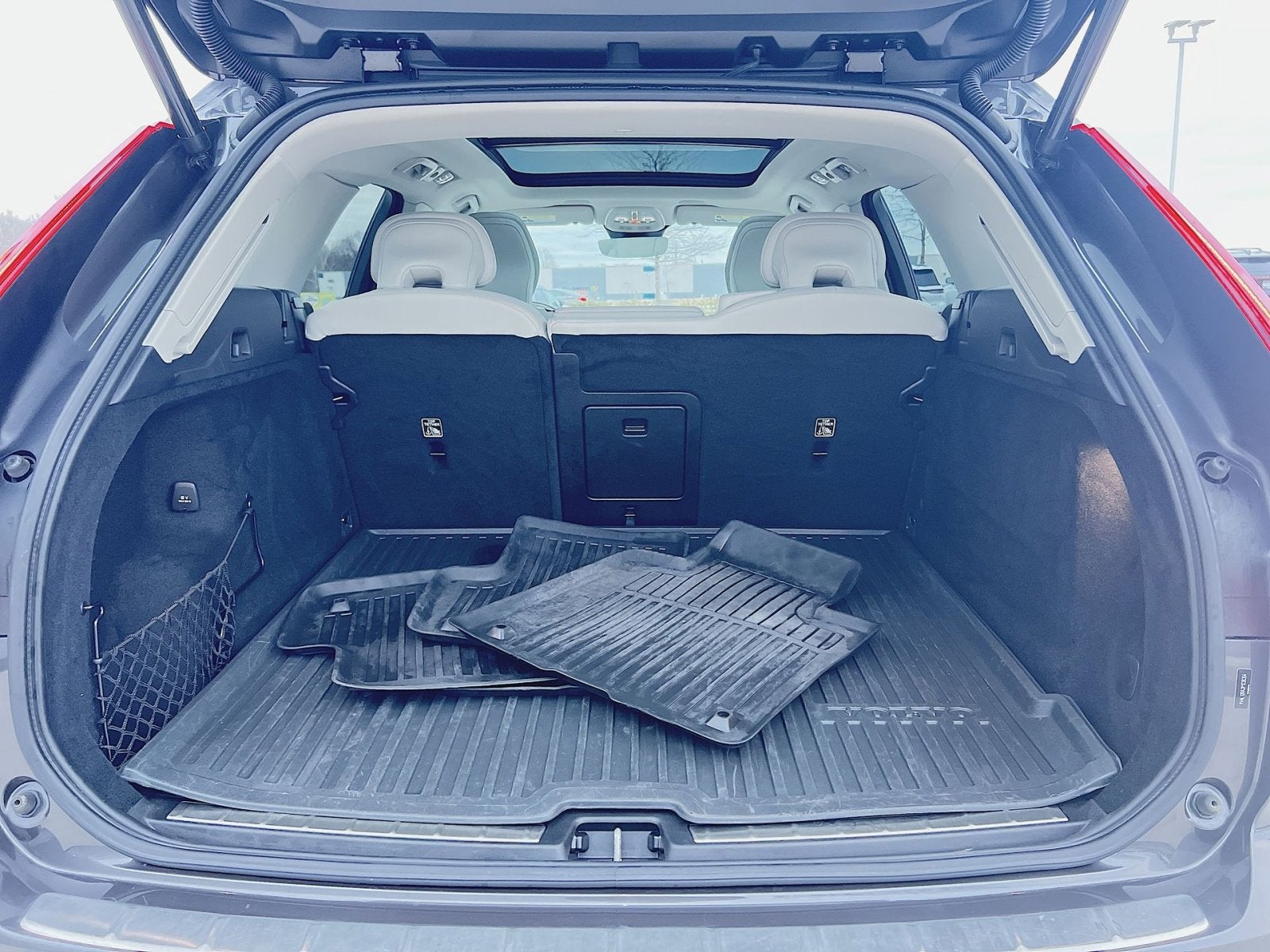 2023 Volvo XC60 B5 Ultimate Bright Theme