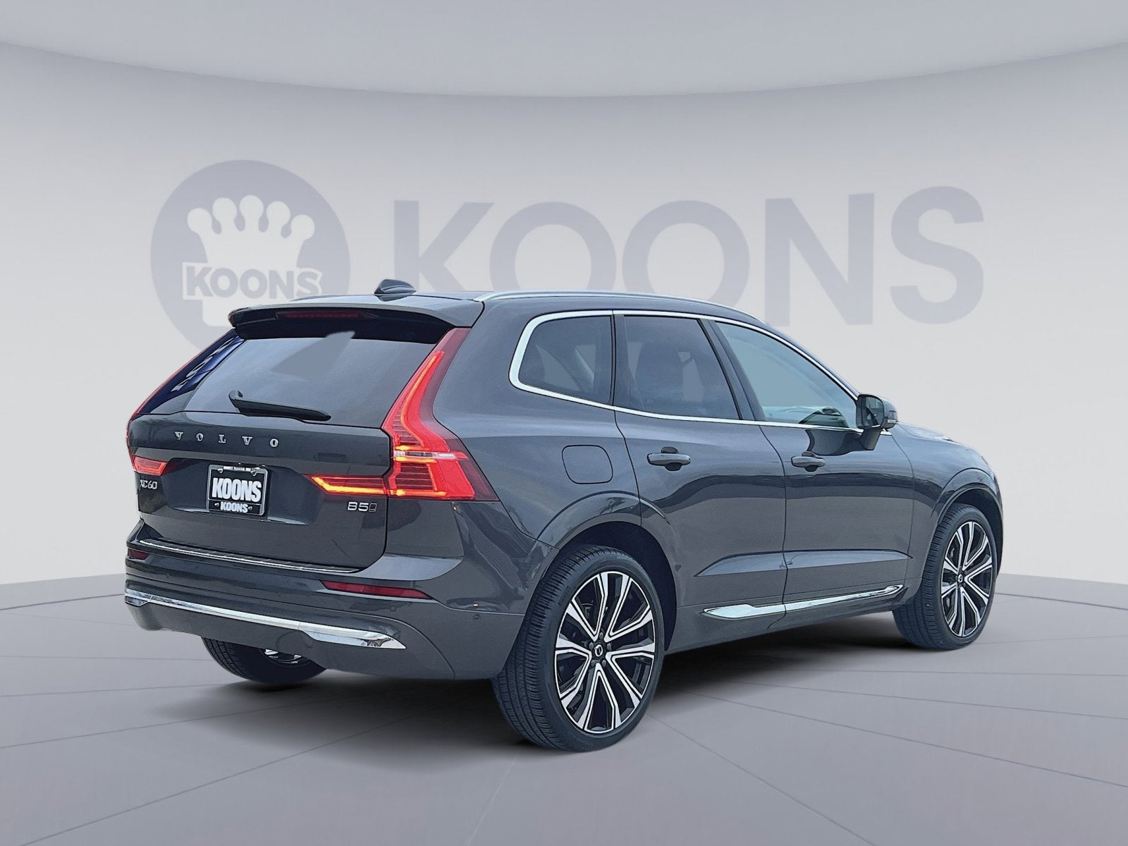 2023 Volvo XC60 B5 Ultimate Bright Theme