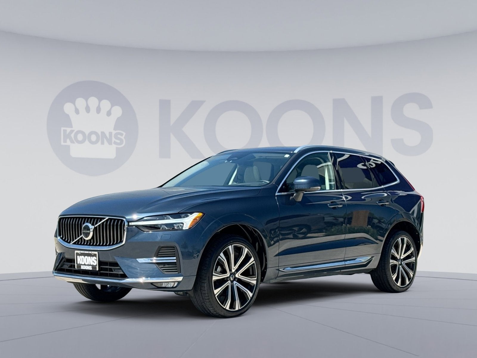 2023 Volvo XC60 B5 Ultimate Bright Theme