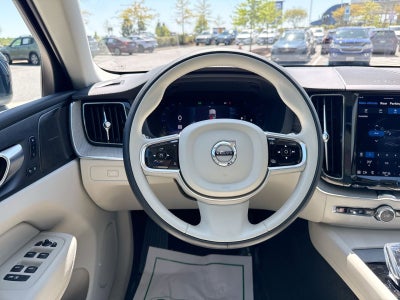 2023 Volvo XC60 B5 Ultimate Bright Theme