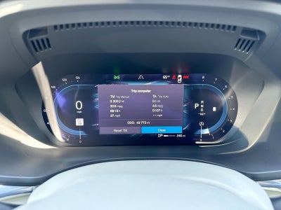 2023 Volvo XC60 B5 Ultimate Bright Theme