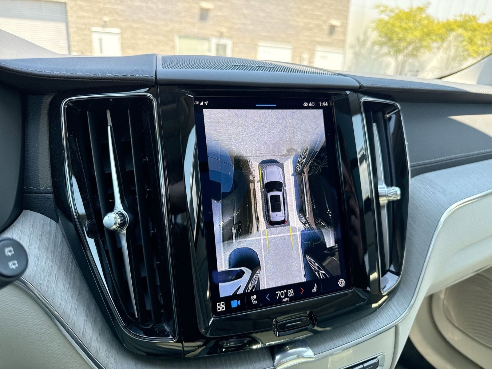 2023 Volvo XC60 B5 Ultimate Bright Theme