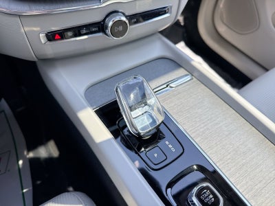 2023 Volvo XC60 B5 Ultimate Bright Theme