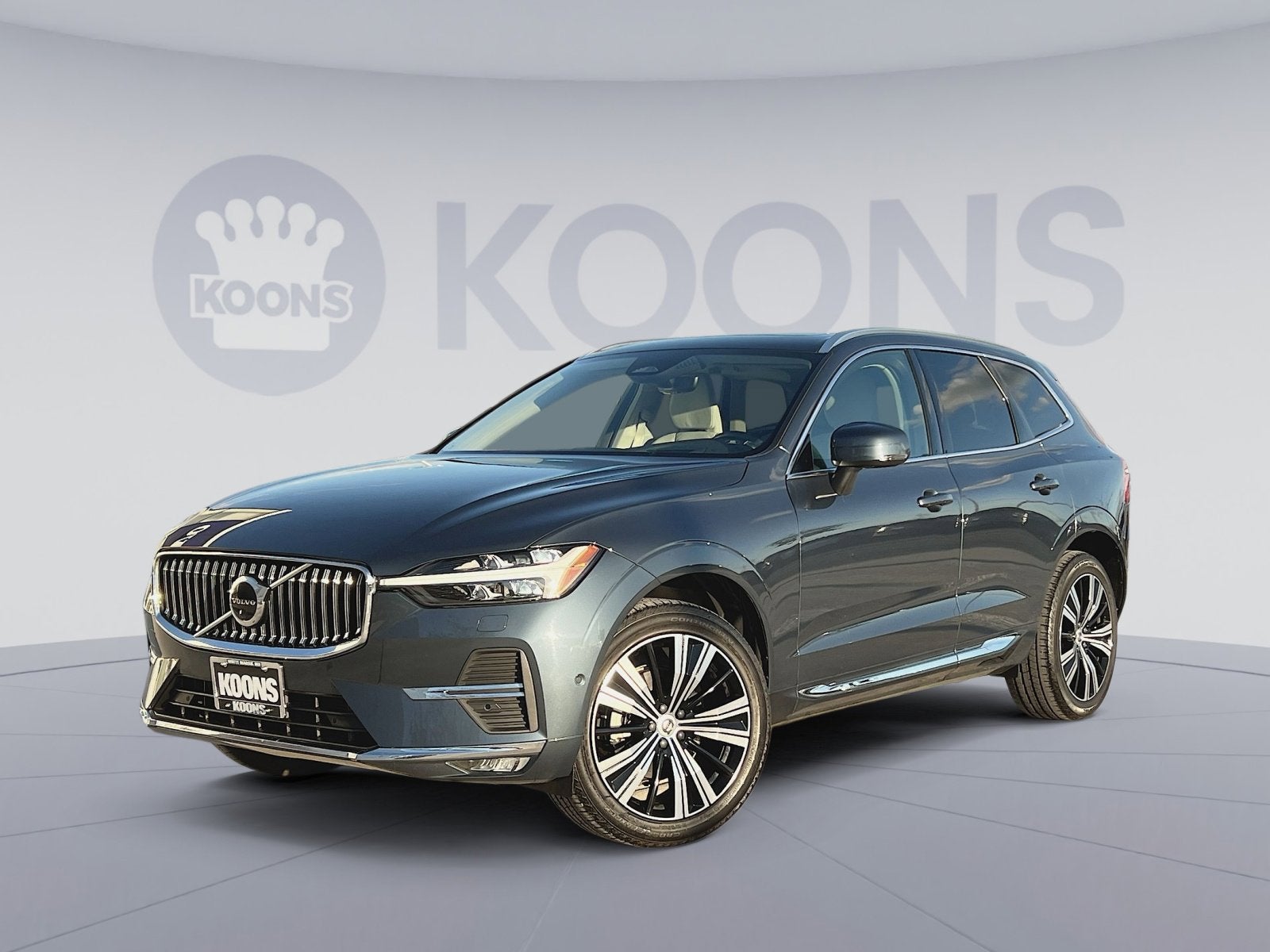 2023 Volvo XC60 B5 Ultimate Bright Theme