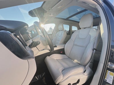 2023 Volvo XC60 B5 Ultimate Bright Theme