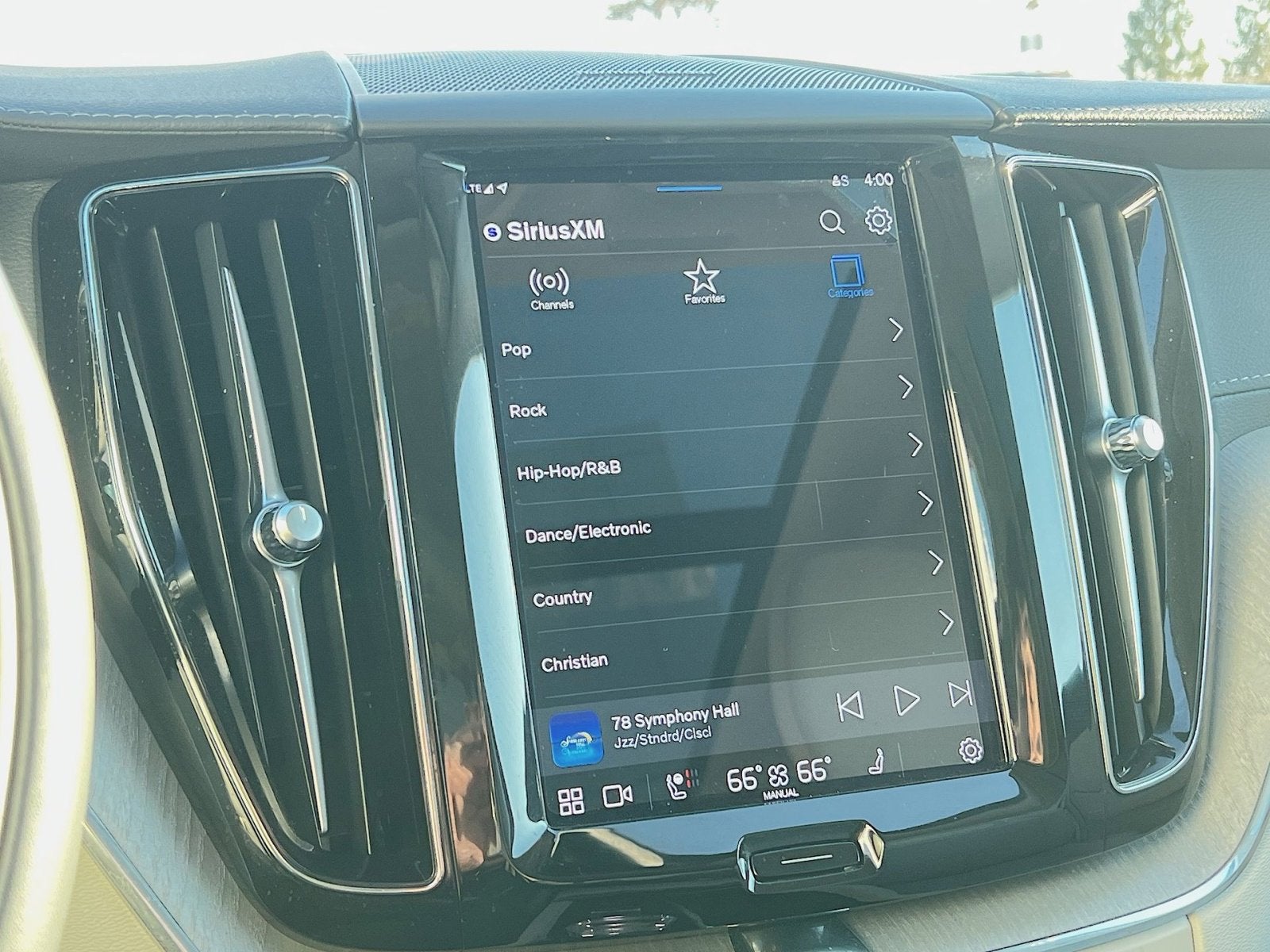 2023 Volvo XC60 B5 Ultimate Bright Theme