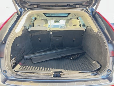 2023 Volvo XC60 B5 Ultimate Bright Theme
