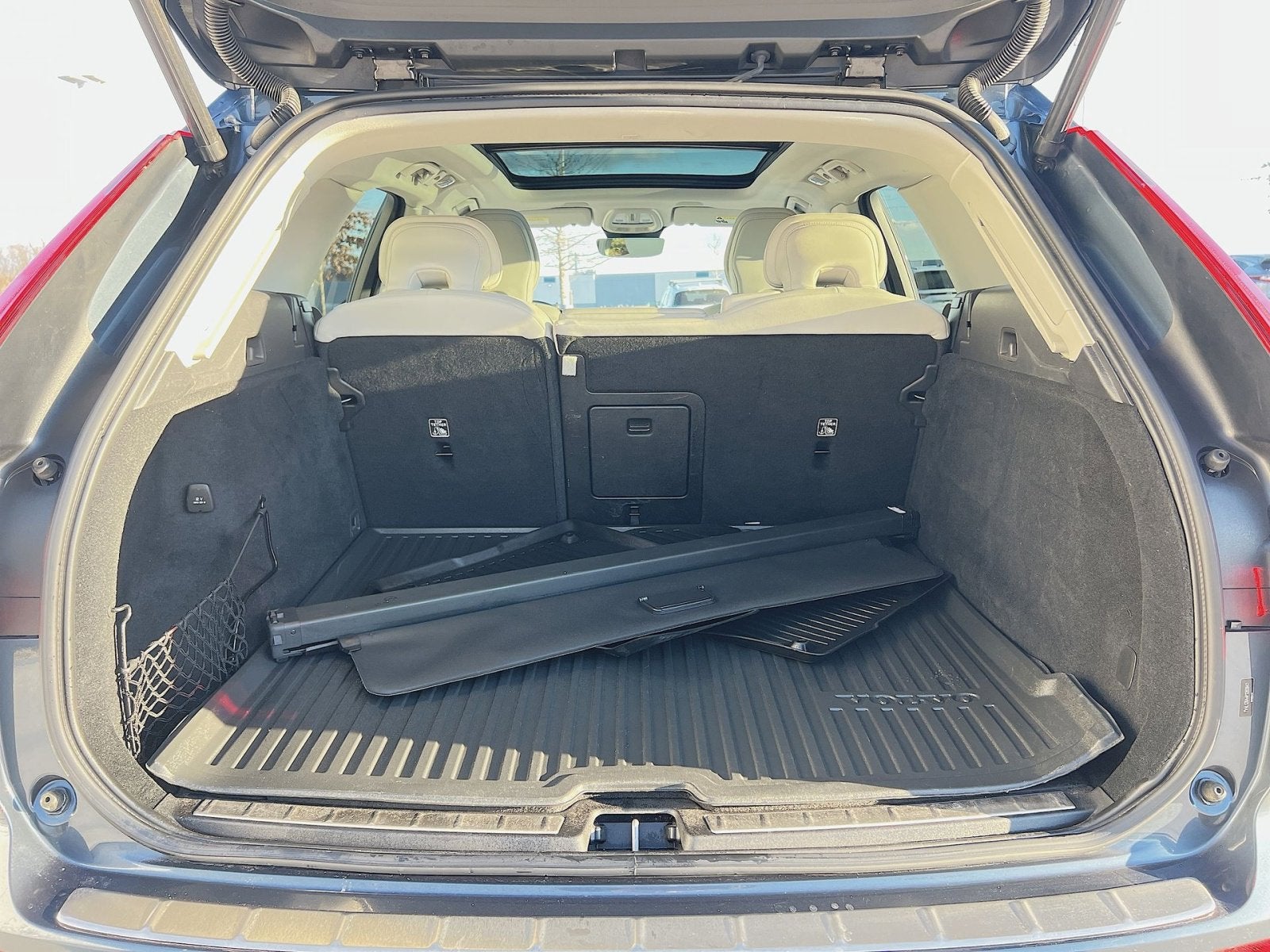 2023 Volvo XC60 B5 Ultimate Bright Theme