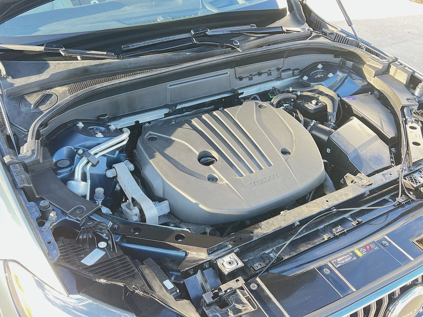 2023 Volvo XC60 B5 Ultimate Bright Theme