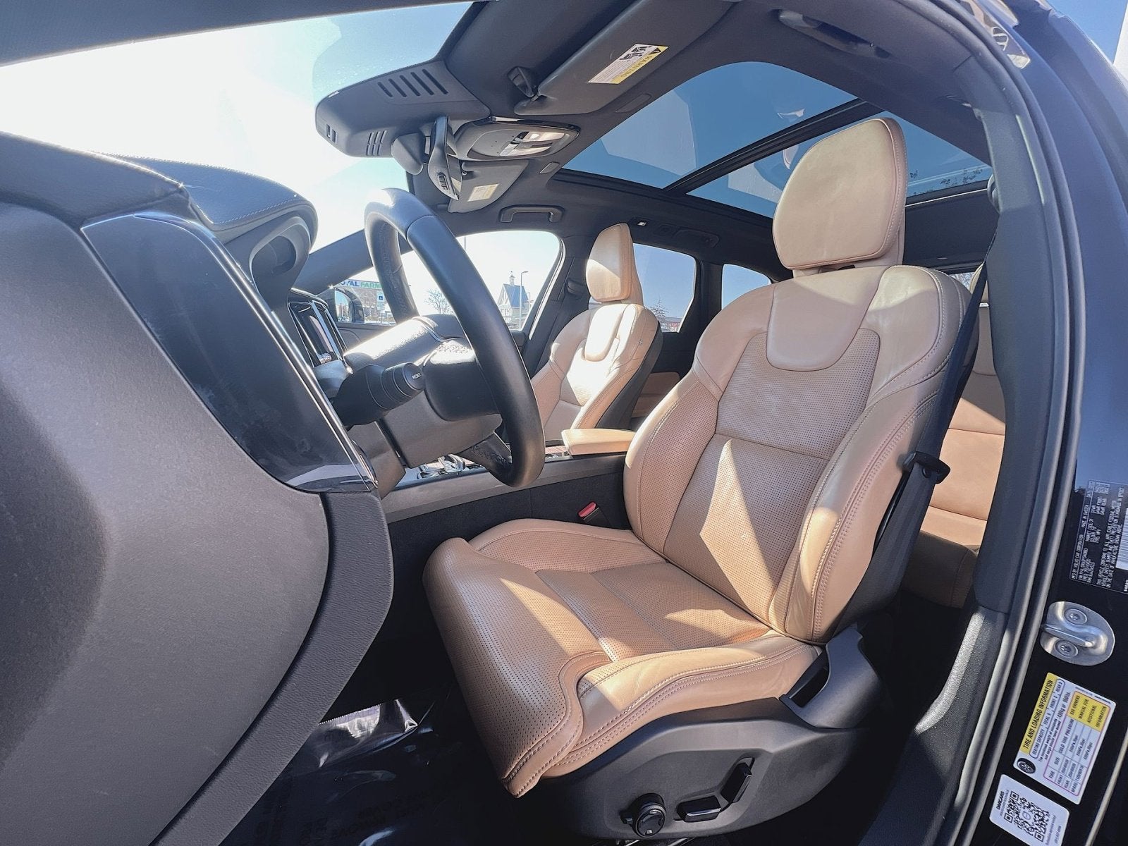 2023 Volvo XC60 B5 Ultimate Bright Theme