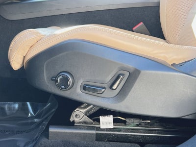 2023 Volvo XC60 B5 Ultimate Bright Theme