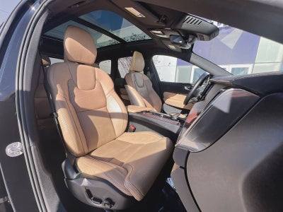 2023 Volvo XC60 B5 Ultimate Bright Theme
