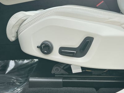 2023 Volvo XC60 B5 Ultimate Bright Theme