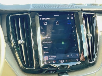 2023 Volvo XC60 B5 Ultimate Bright Theme