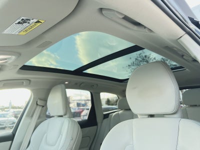 2023 Volvo XC60 B5 Ultimate Bright Theme