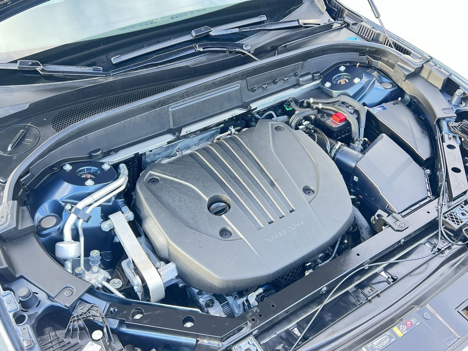 2023 Volvo XC60 B5 Ultimate Bright Theme