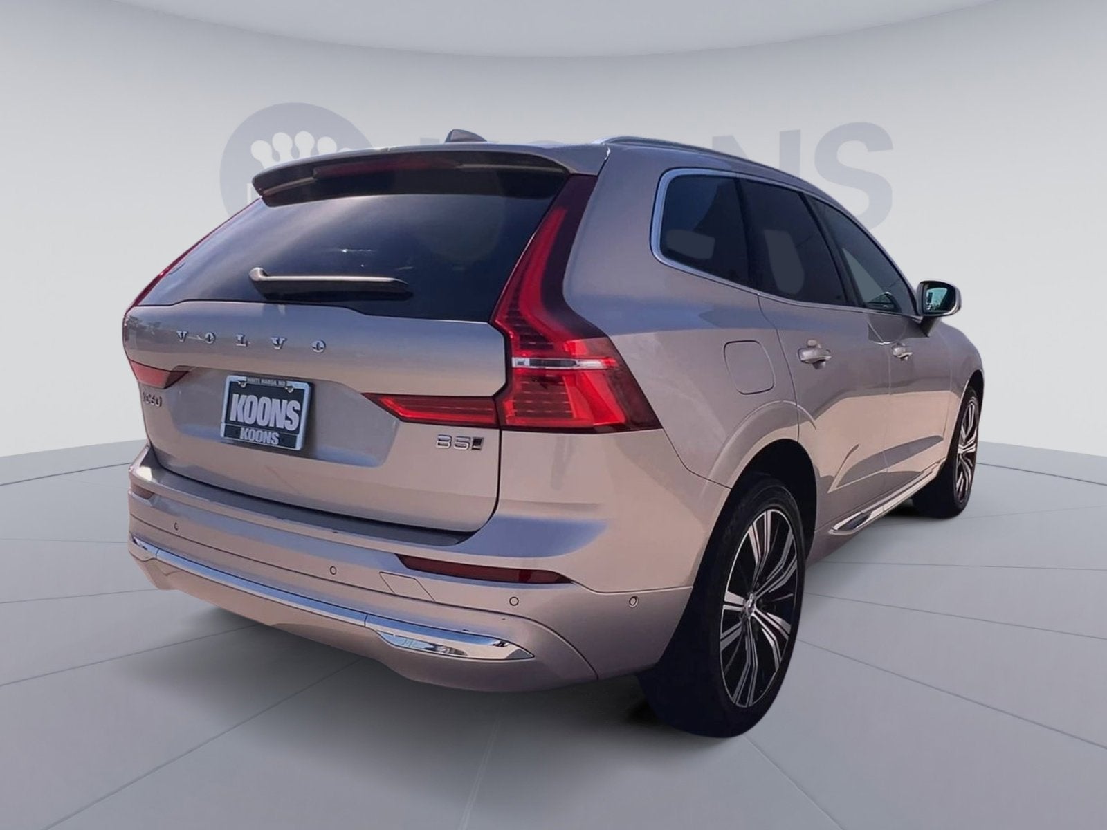 2023 Volvo XC60 B5 Ultimate Bright Theme