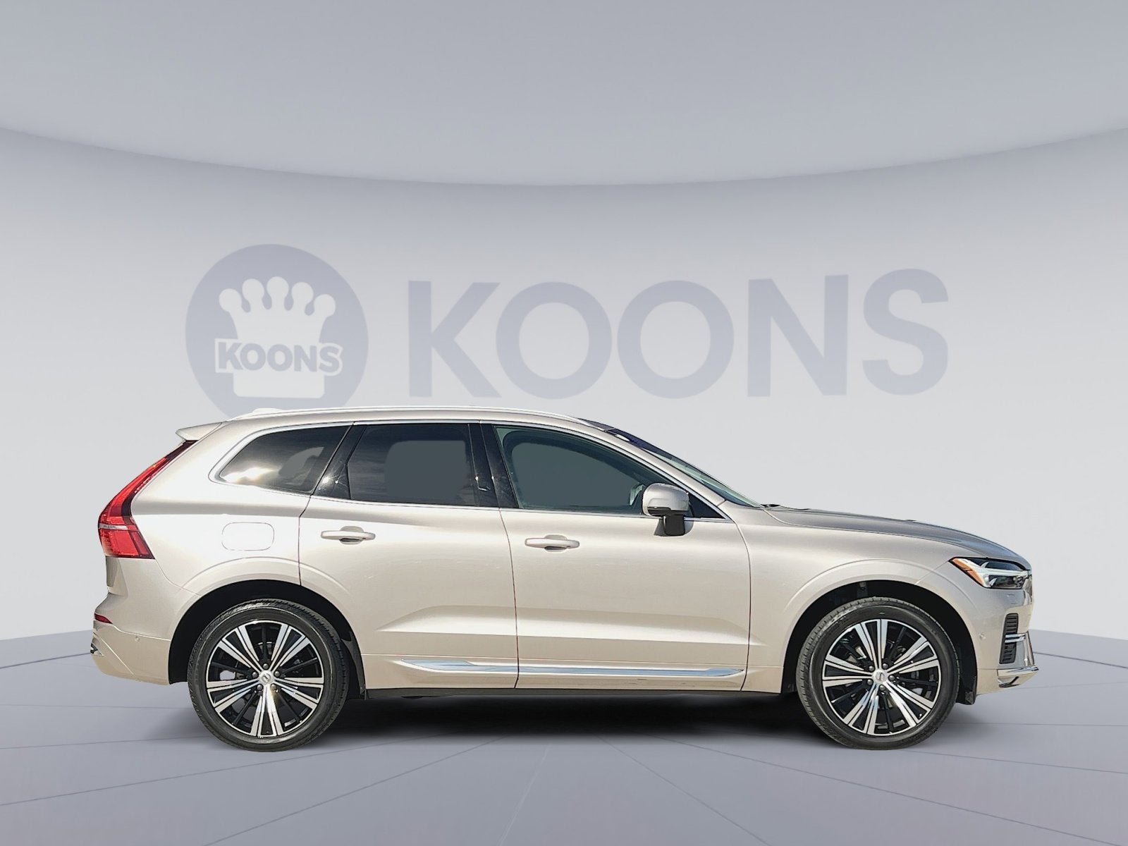 2023 Volvo XC60 B5 Ultimate Bright Theme
