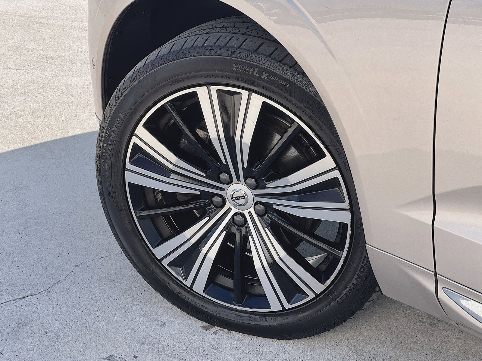 2023 Volvo XC60 B5 Ultimate Bright Theme