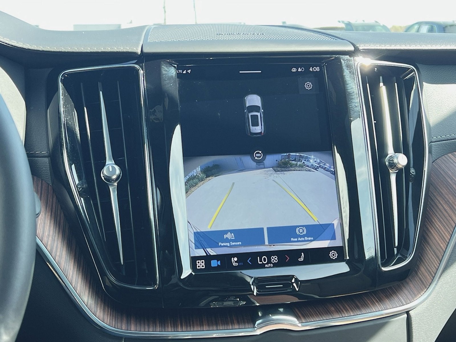 2023 Volvo XC60 B5 Ultimate Bright Theme