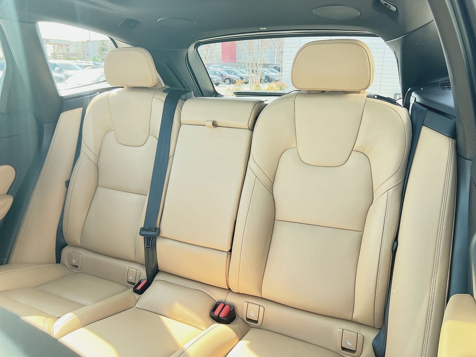 2023 Volvo XC60 B5 Ultimate Bright Theme