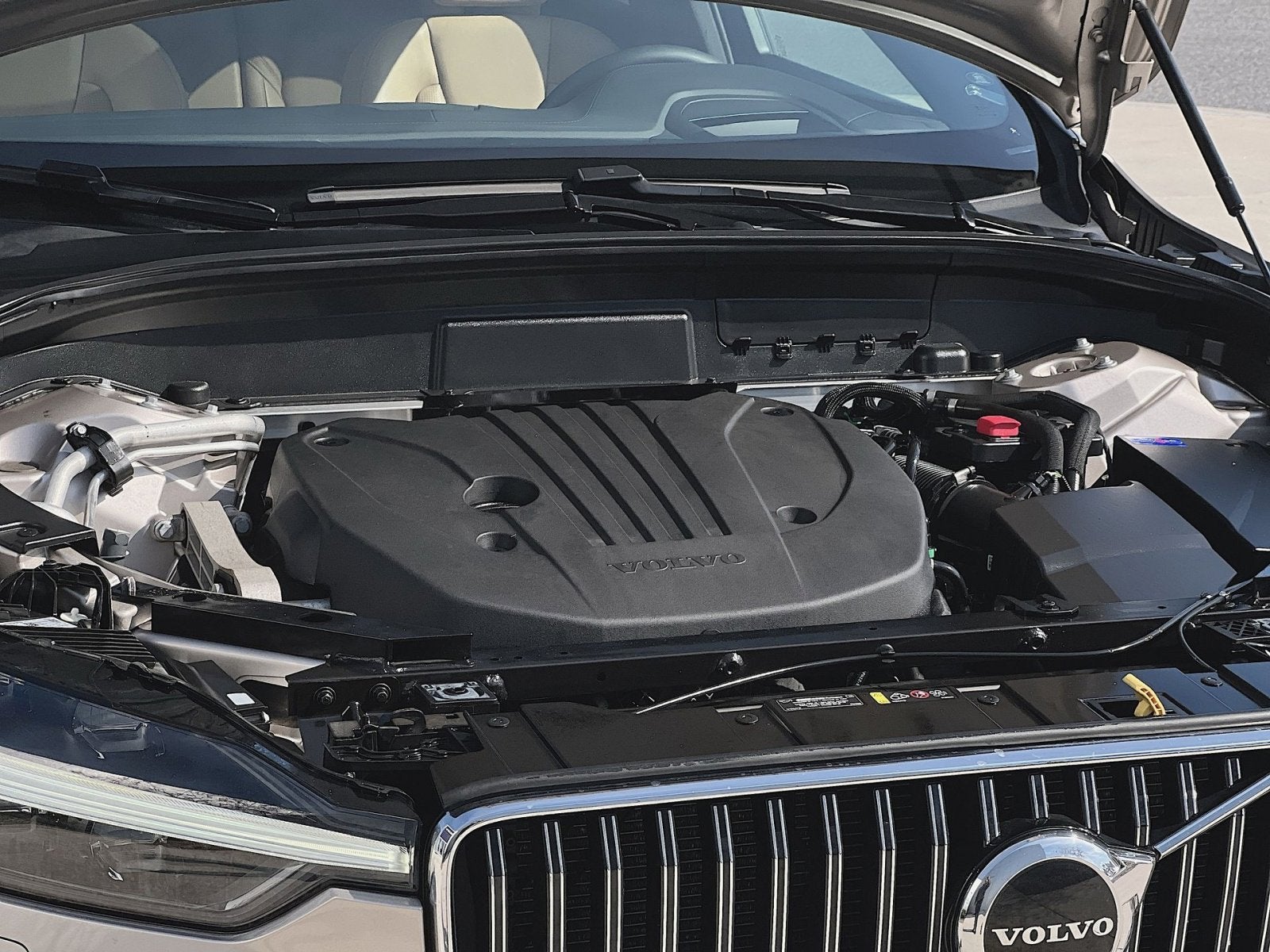 2023 Volvo XC60 B5 Ultimate Bright Theme