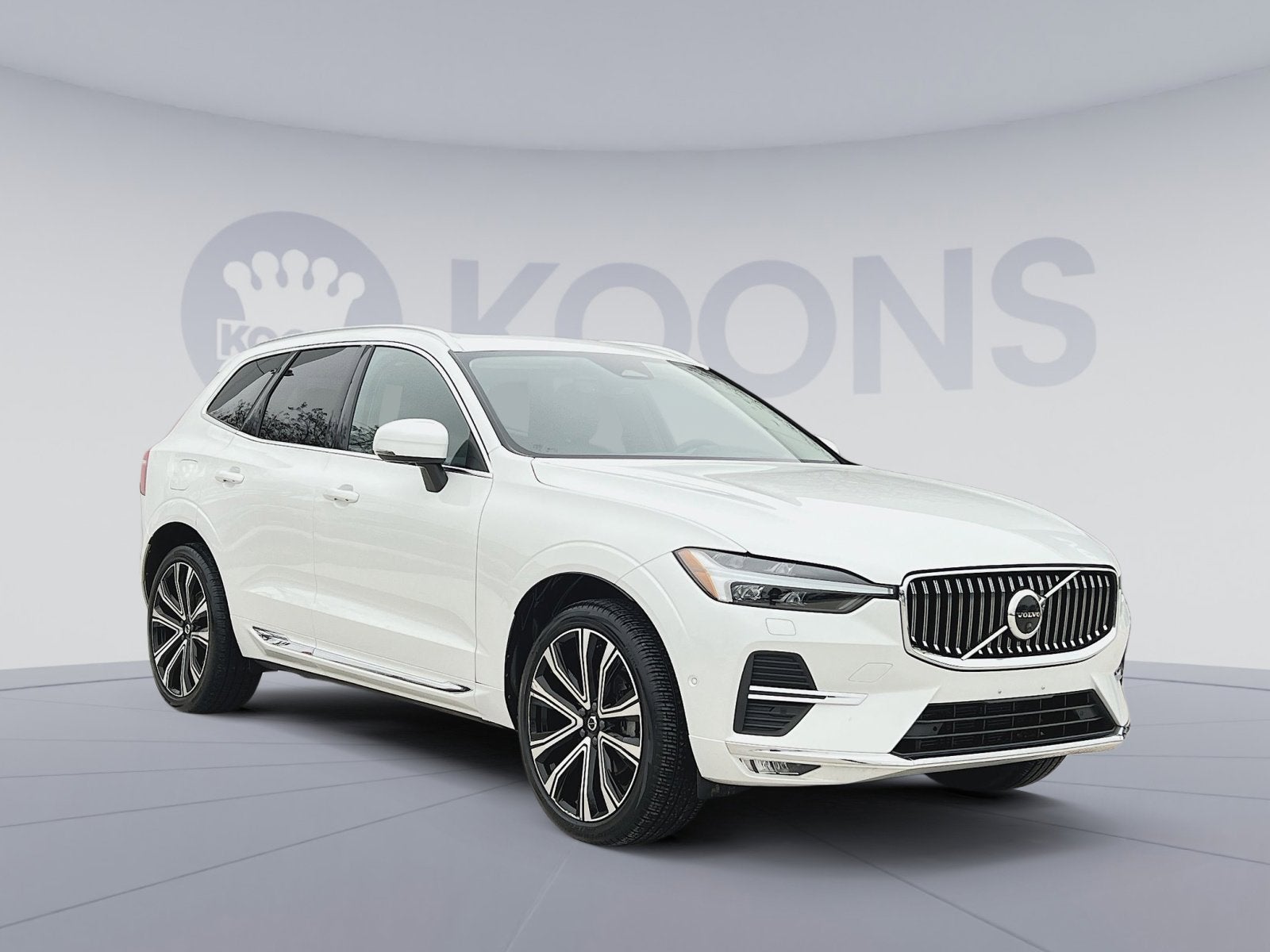 2023 Volvo XC60 B5 Ultimate Bright Theme