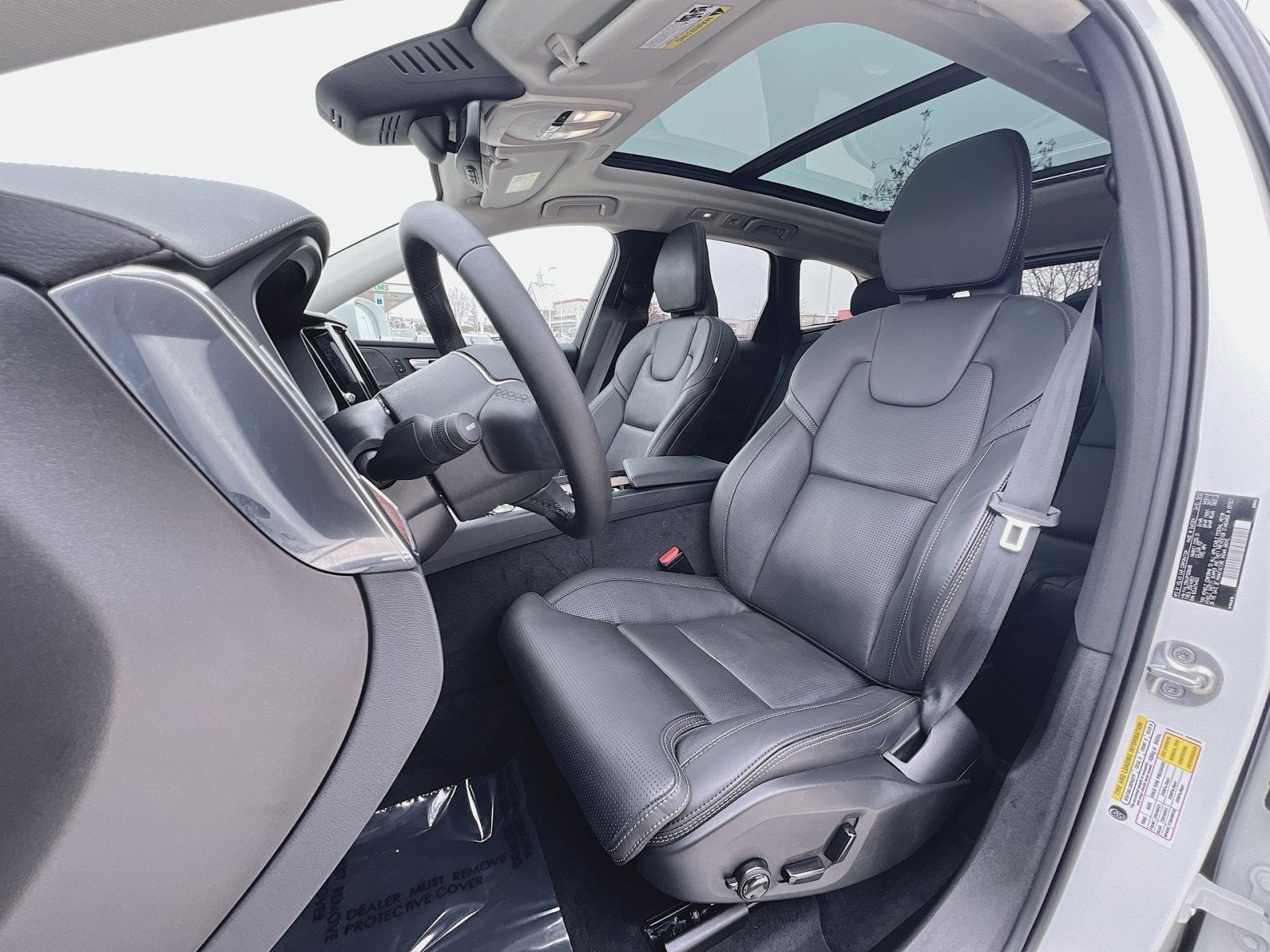 2023 Volvo XC60 B5 Ultimate Bright Theme