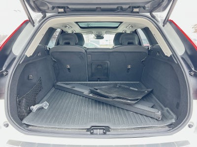 2023 Volvo XC60 B5 Ultimate Bright Theme