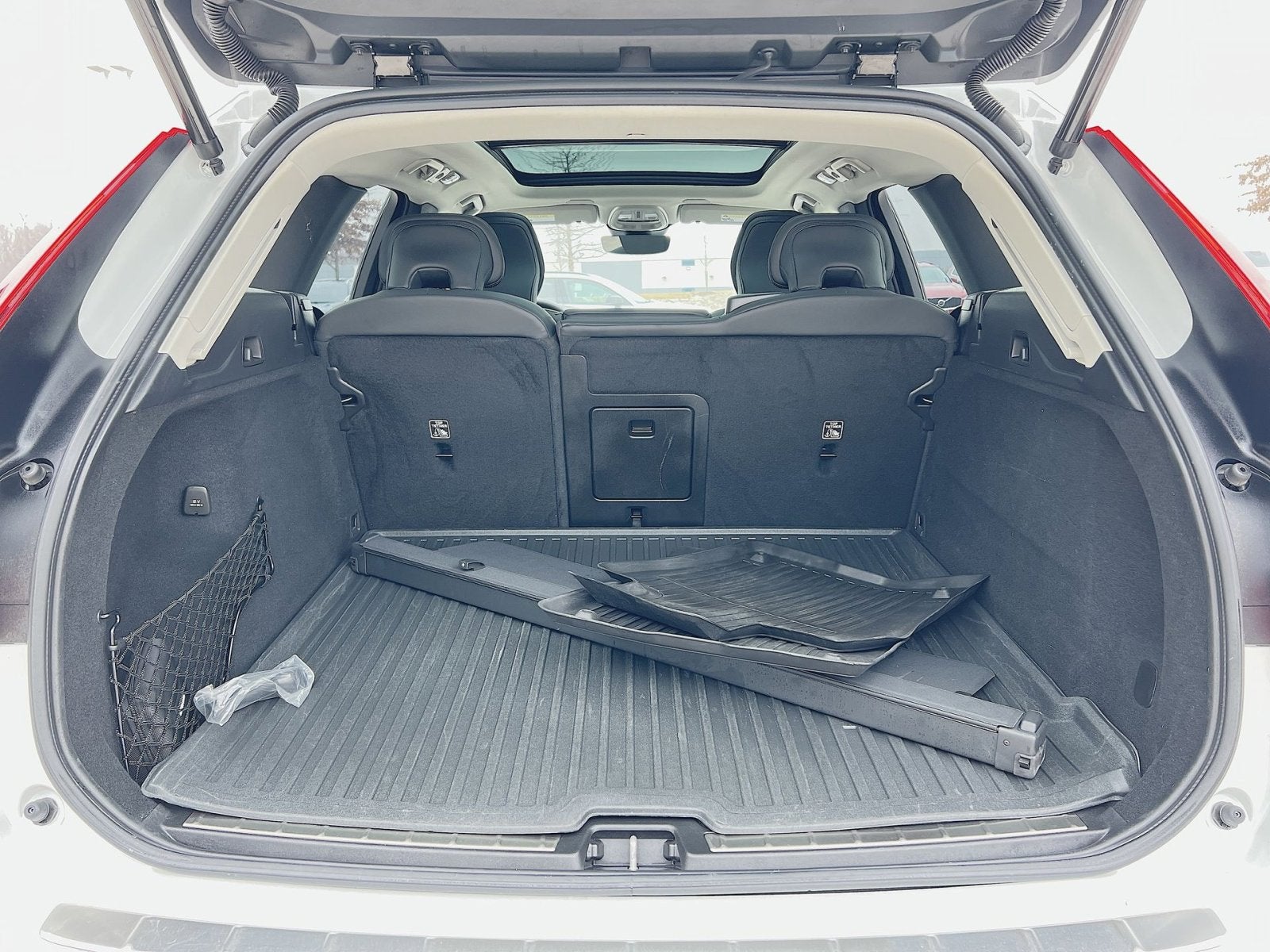 2023 Volvo XC60 B5 Ultimate Bright Theme