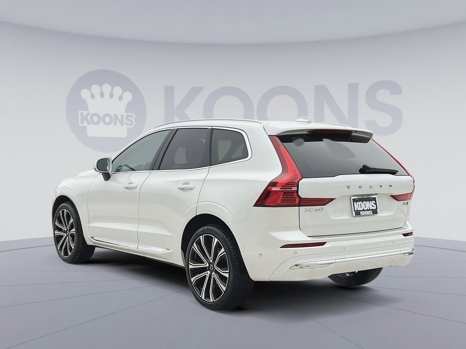 2023 Volvo XC60 B5 Ultimate Bright Theme