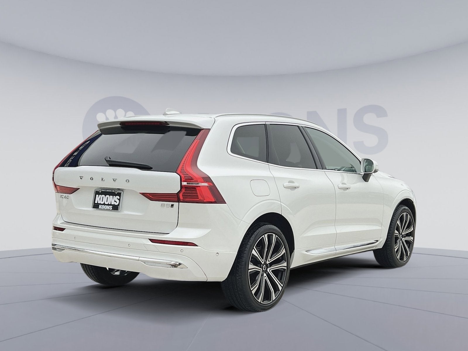 2023 Volvo XC60 B5 Ultimate Bright Theme