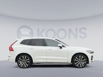 2023 Volvo XC60 B5 Ultimate Bright Theme