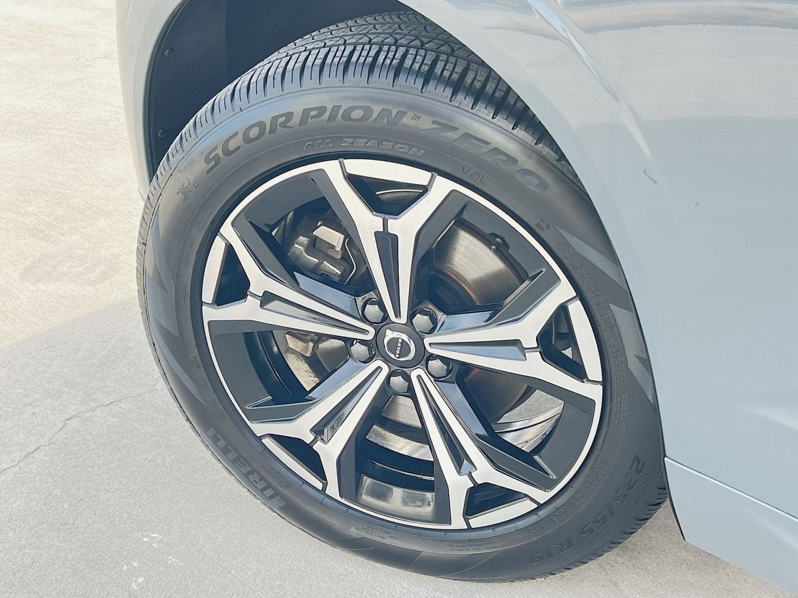 2022 Volvo XC60 B5 Momentum