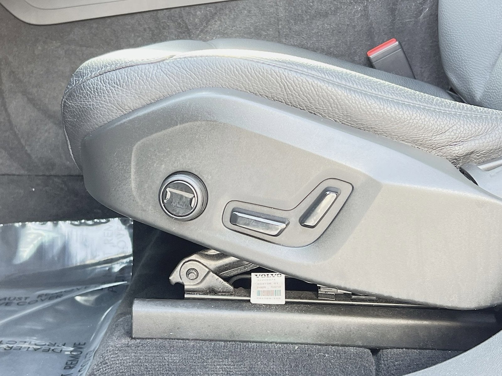 2022 Volvo XC60 B5 Momentum