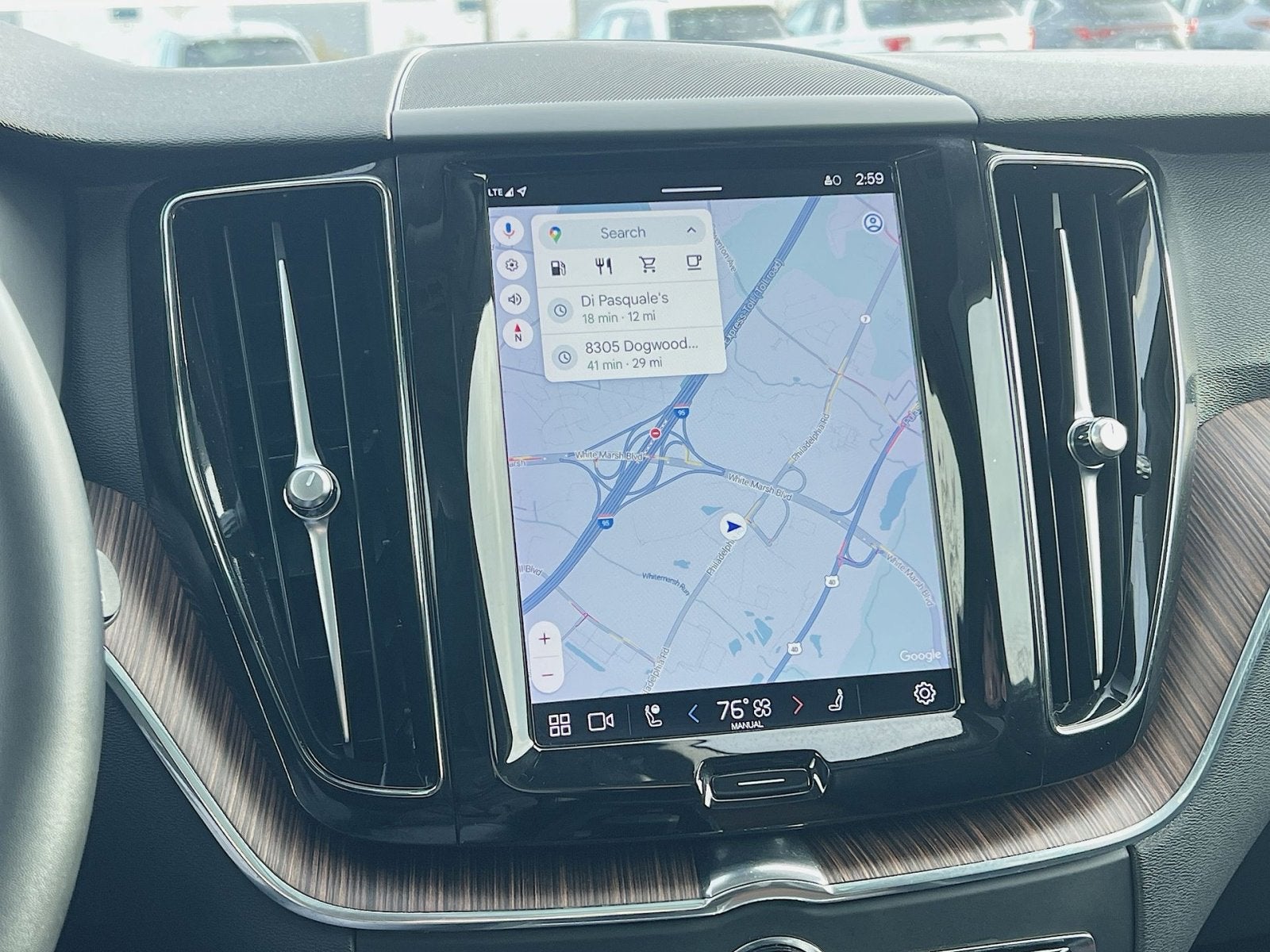 2022 Volvo XC60 B5 Momentum