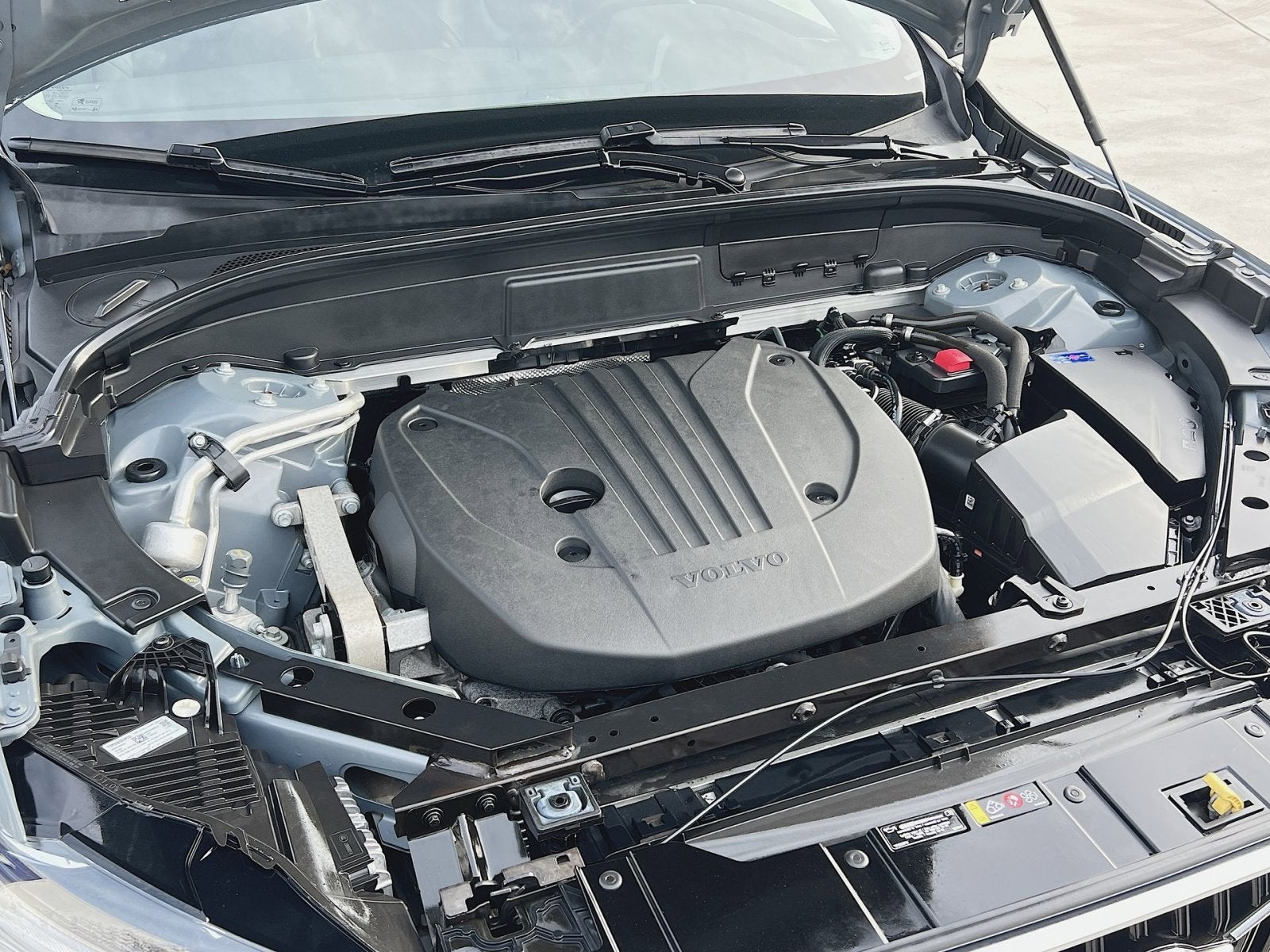 2022 Volvo XC60 B5 Momentum