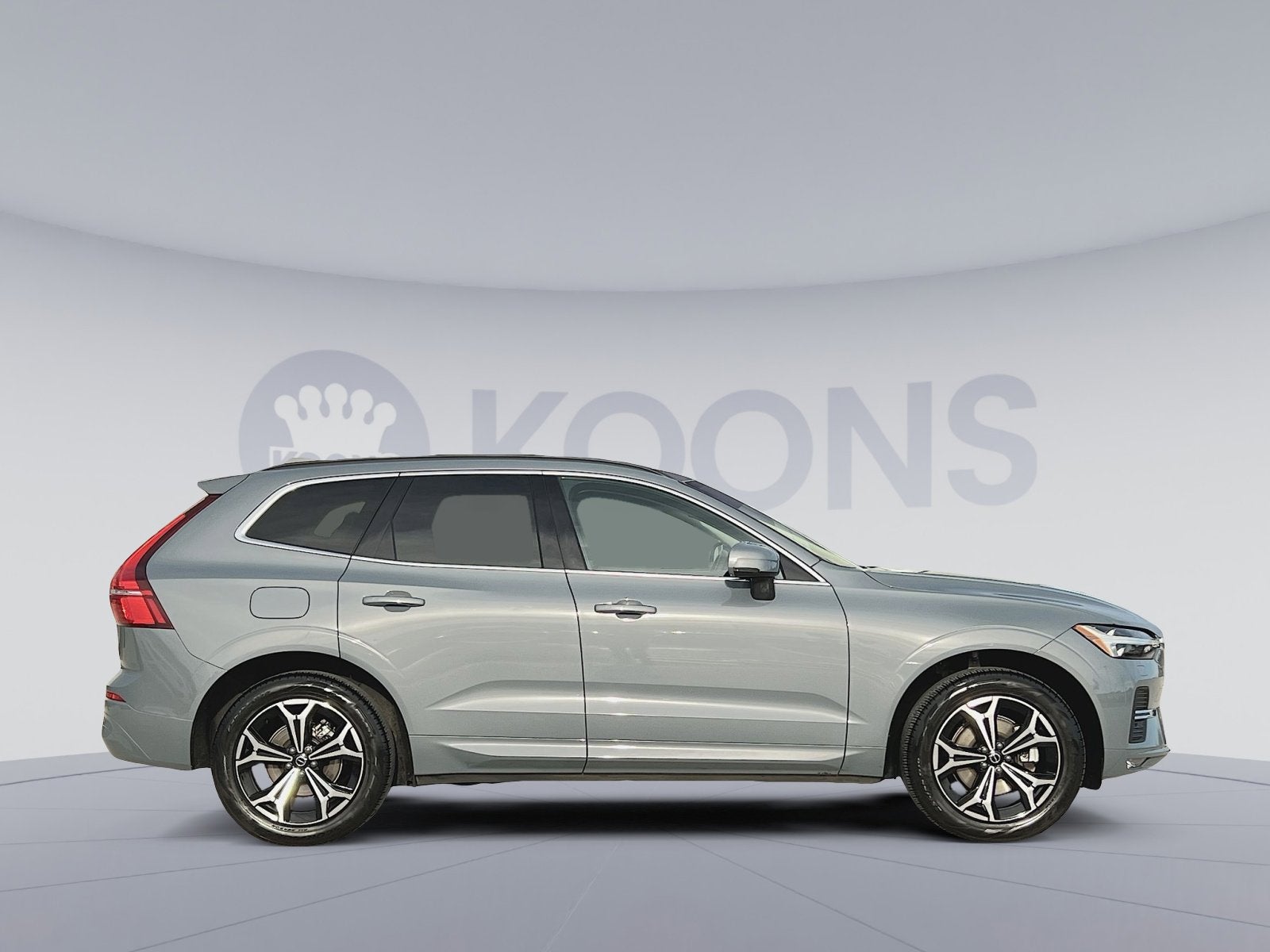 2022 Volvo XC60 B5 Momentum