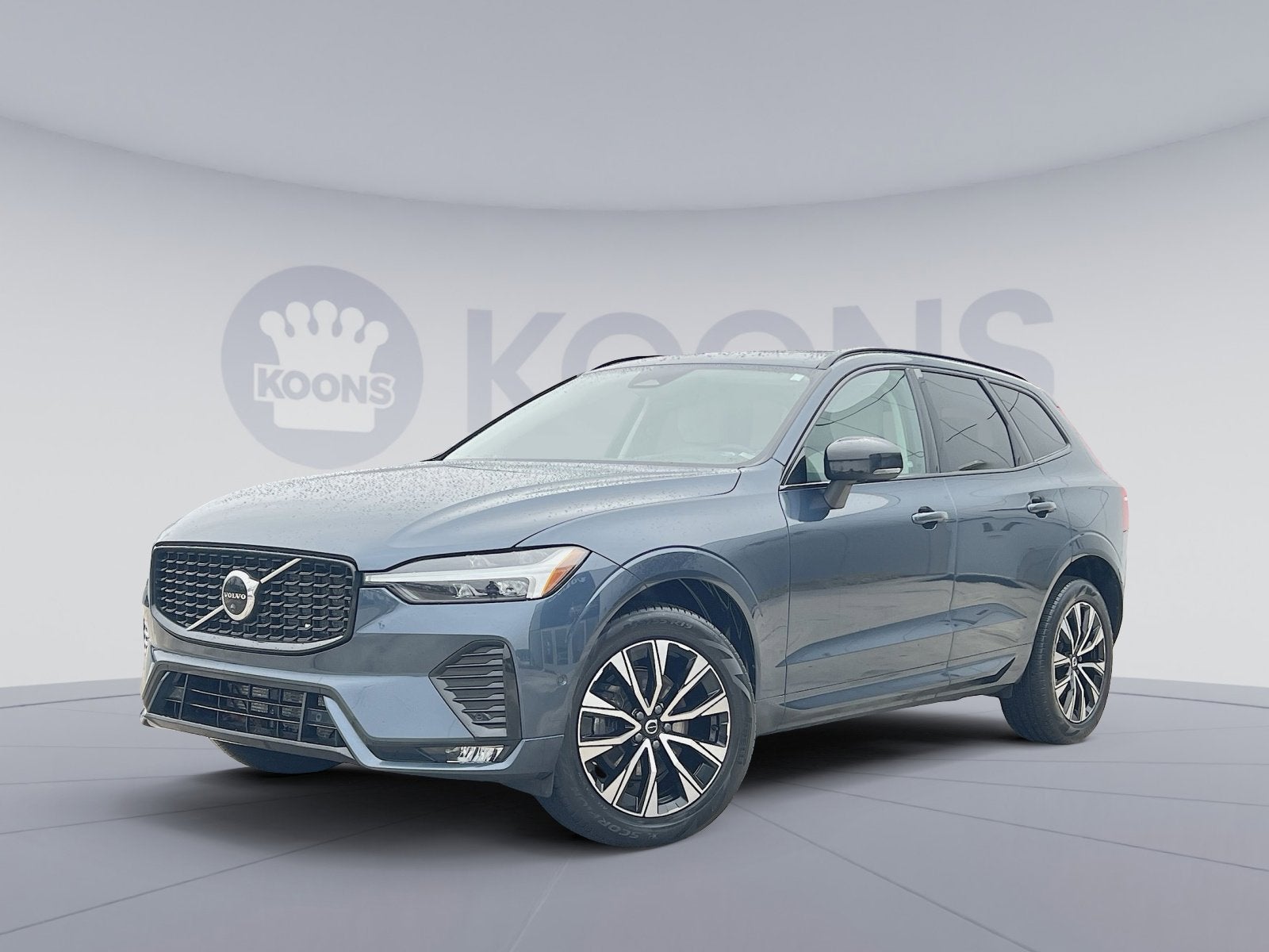 2023 Volvo XC60 B5 Plus Dark Theme