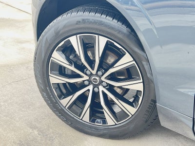 2023 Volvo XC60 B5 Plus Dark Theme