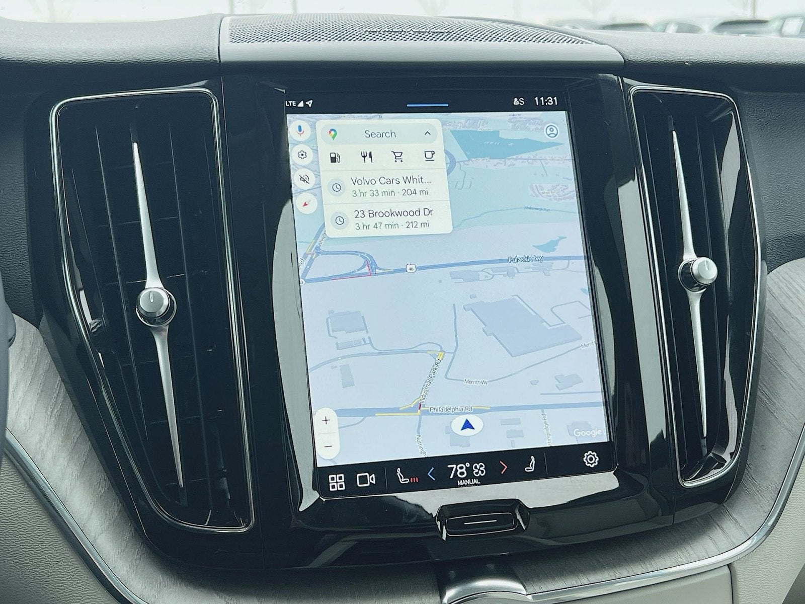 2023 Volvo XC60 B5 Plus Dark Theme