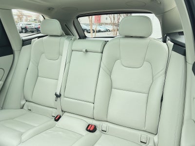 2023 Volvo XC60 B5 Plus Dark Theme