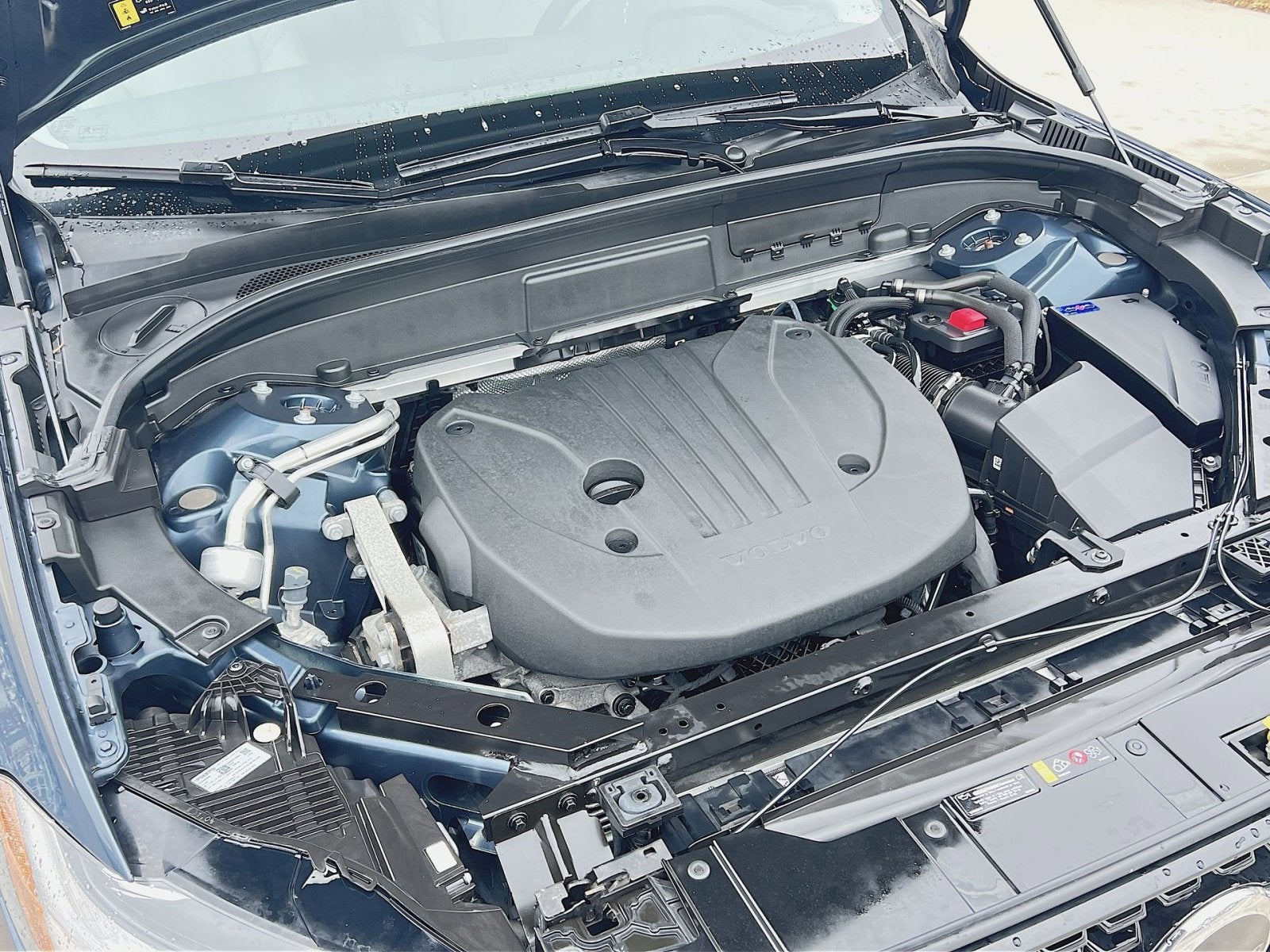 2023 Volvo XC60 B5 Plus Dark Theme