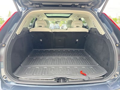 2023 Volvo XC60 B5 Plus Dark Theme