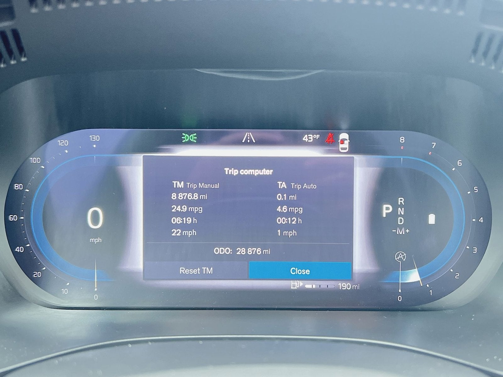 2024 Volvo XC60 B5 Plus Dark Theme